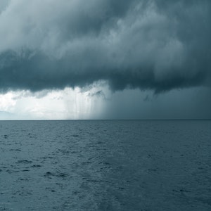 nevihta na morju thumb